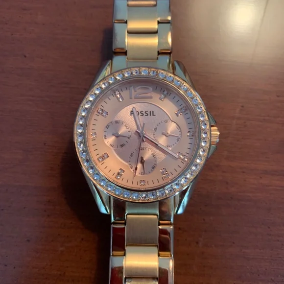 Fossil Signature Riley Watch - Picture 2 of 9